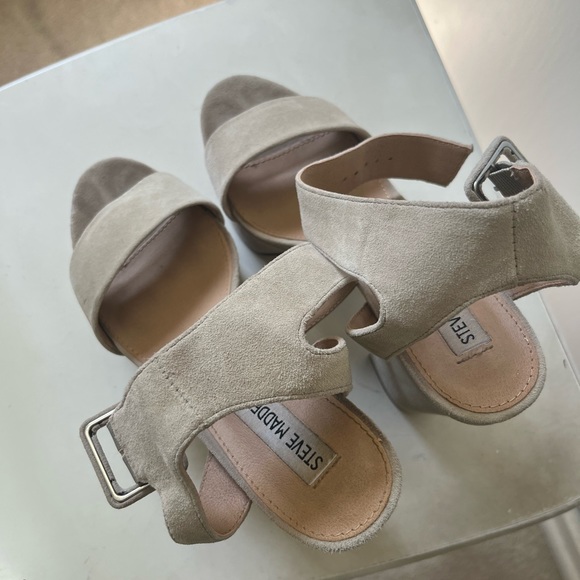 STEVE MADDEN PLATFORM HEELS - Picture 7 of 11